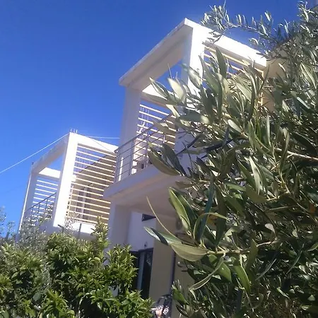 Solive 4* Himara